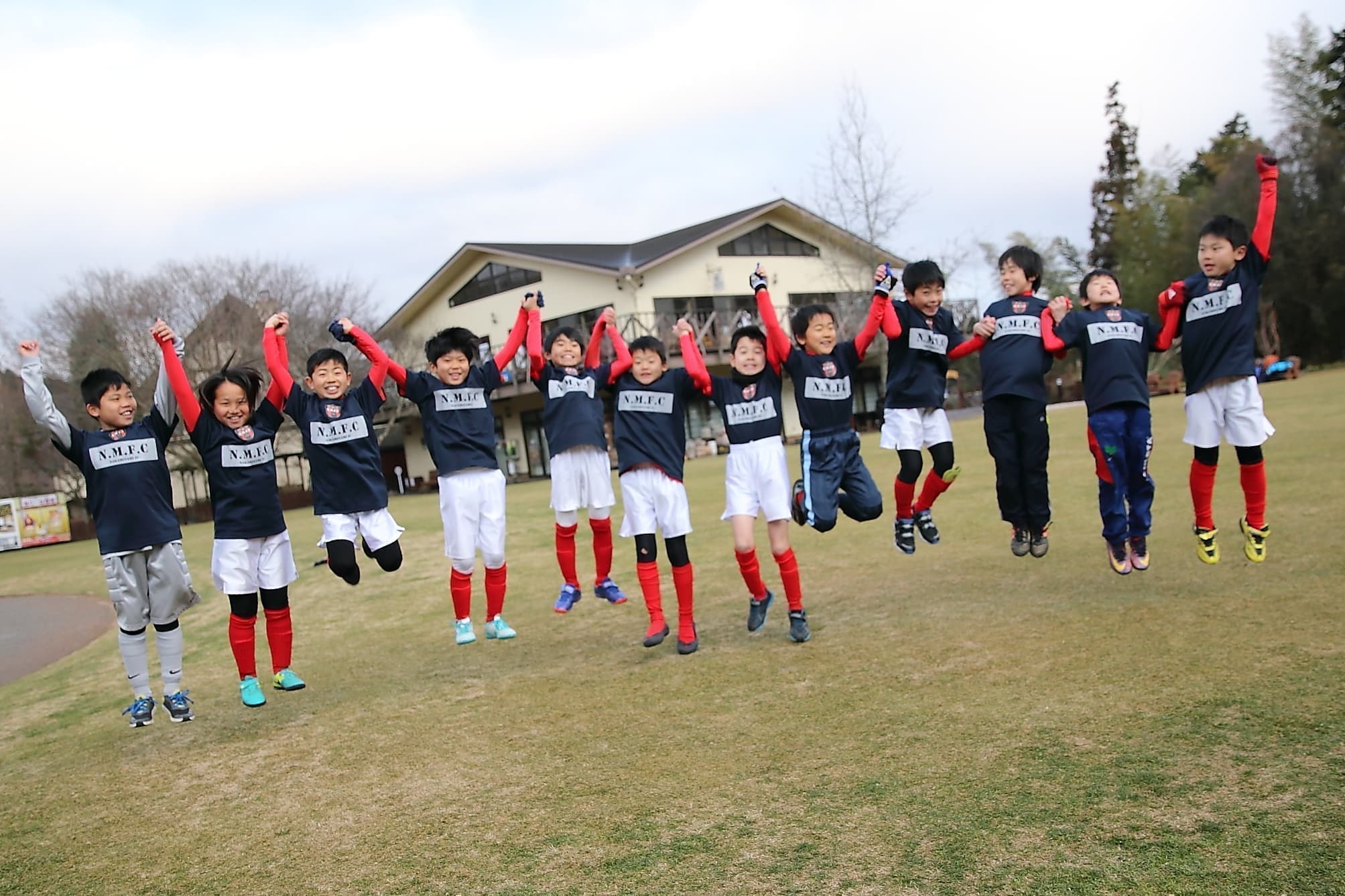 那珂南FC皆でジャンプシーン